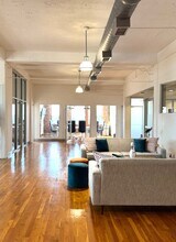 1627 Main St, Kansas City, MO for lease Interior Photo- Image 2 of 4