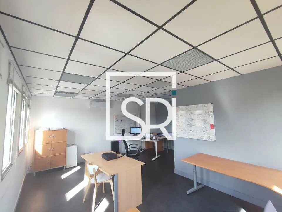 Office in Clermont-Ferrand for lease Building Photo- Image 1 of 21