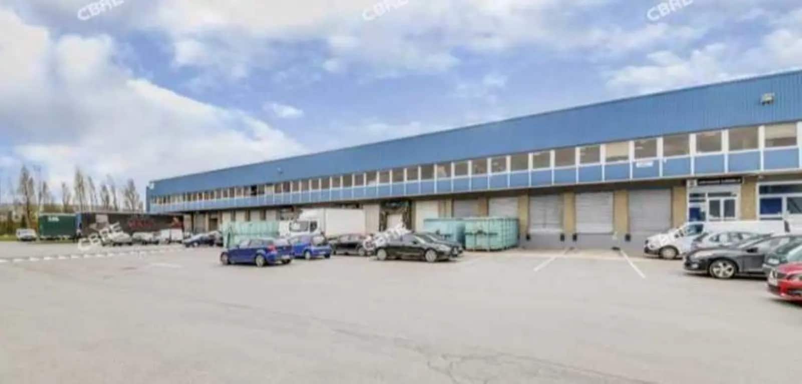 Flex in Antony for lease Building Photo- Image 1 of 6