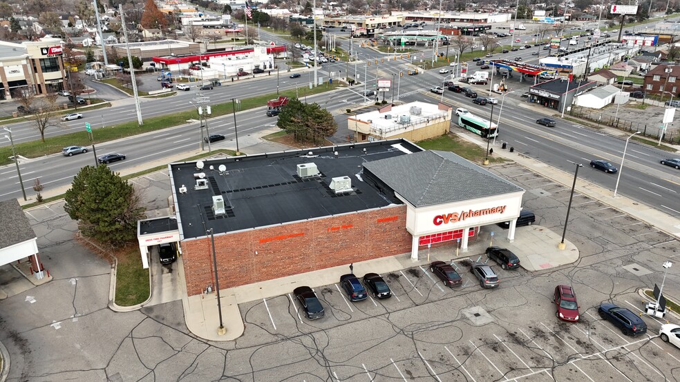 15405 Gratiot Ave, Detroit, MI for lease - Building Photo - Image 1 of 9