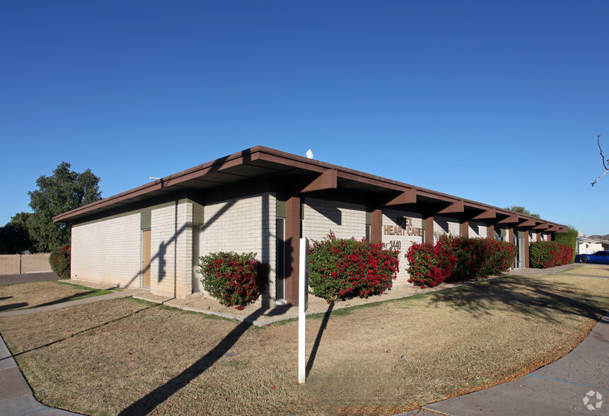 3440 W Cactus Rd, Phoenix, AZ for lease - Primary Photo - Image 1 of 42