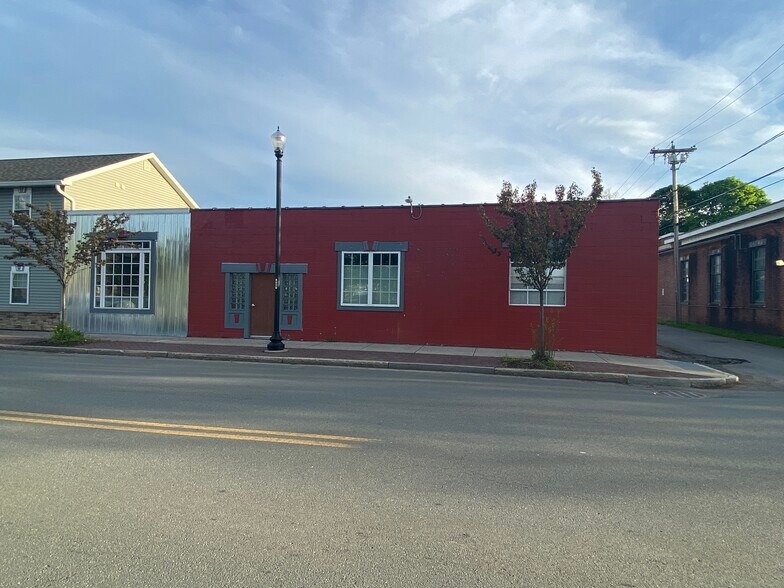 18 112th St, Troy, NY for lease - Building Photo - Image 1 of 10