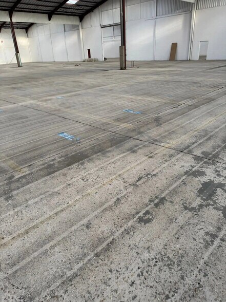 Office in Le Mesnil-Amelot for lease - Interior Photo - Image 2 of 6