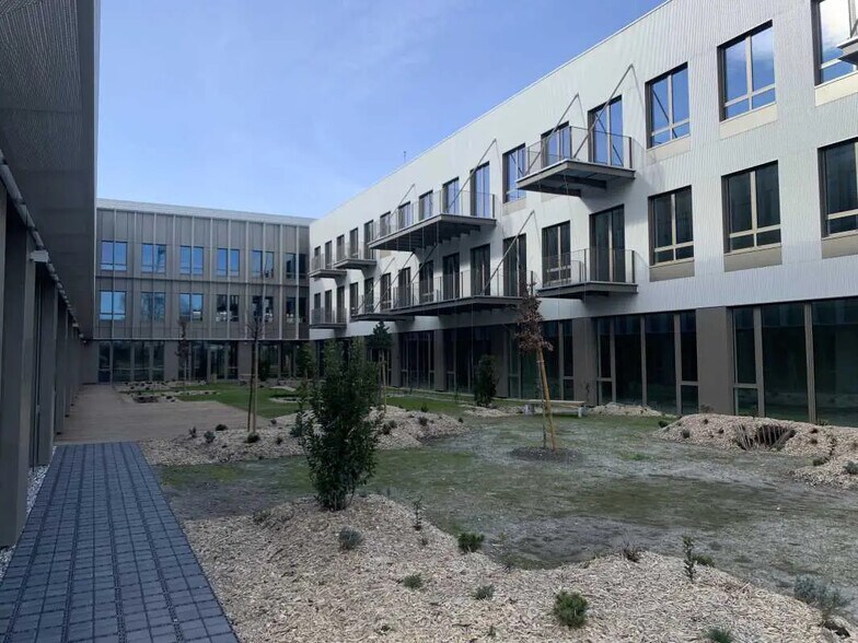 Office in Mérignac for lease - Building Photo - Image 3 of 22