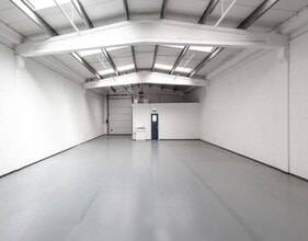 The Vale, London for lease Interior Photo- Image 2 of 3