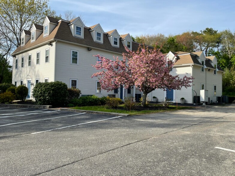 2 Columbia Rd, Pembroke, MA for sale - Building Photo - Image 1 of 1