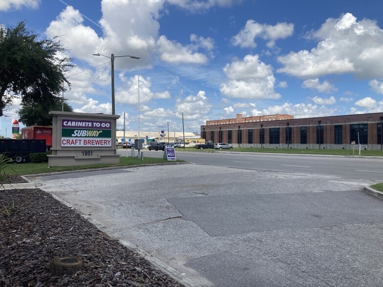 1951 E Adamo Dr, Tampa, FL for lease - Building Photo - Image 3 of 16