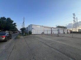 Auto Shop/ Retail/ Warehouse for Lease - Warehouse