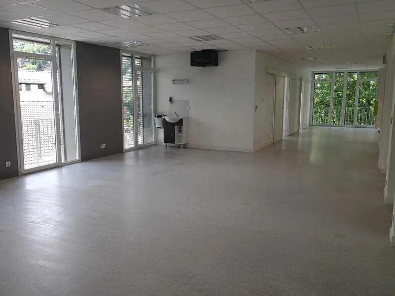 129 Passage De Morges, Saint-Gervais-les-Bains for lease - Interior Photo - Image 3 of 11