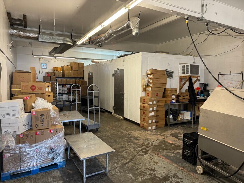 1114 N 97th St, Seattle, WA for lease - Interior Photo - Image 3 of 6