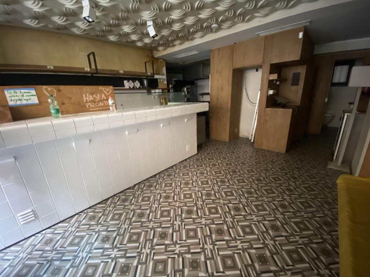 Retail in Barcelona, Barcelona for lease Interior Photo- Image 1 of 5