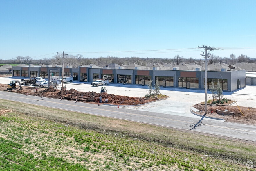 550 NE 24th St, Newcastle, OK for sale - Primary Photo - Image 1 of 34