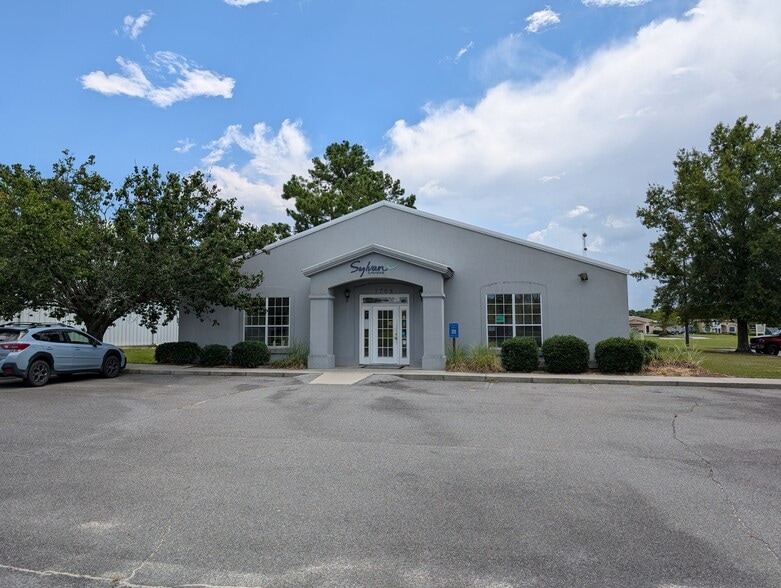 1709 River St, Valdosta, GA for lease - Building Photo - Image 2 of 15
