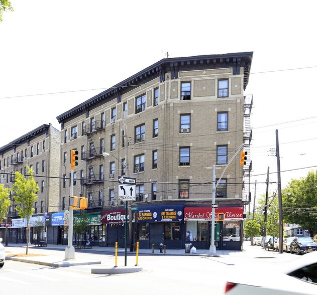 2560-2570 E Tremont Ave, Bronx, NY for sale - Primary Photo - Image 1 of 1