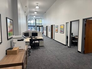 300 32nd St, Virginia Beach, VA for lease Interior Photo- Image 1 of 4