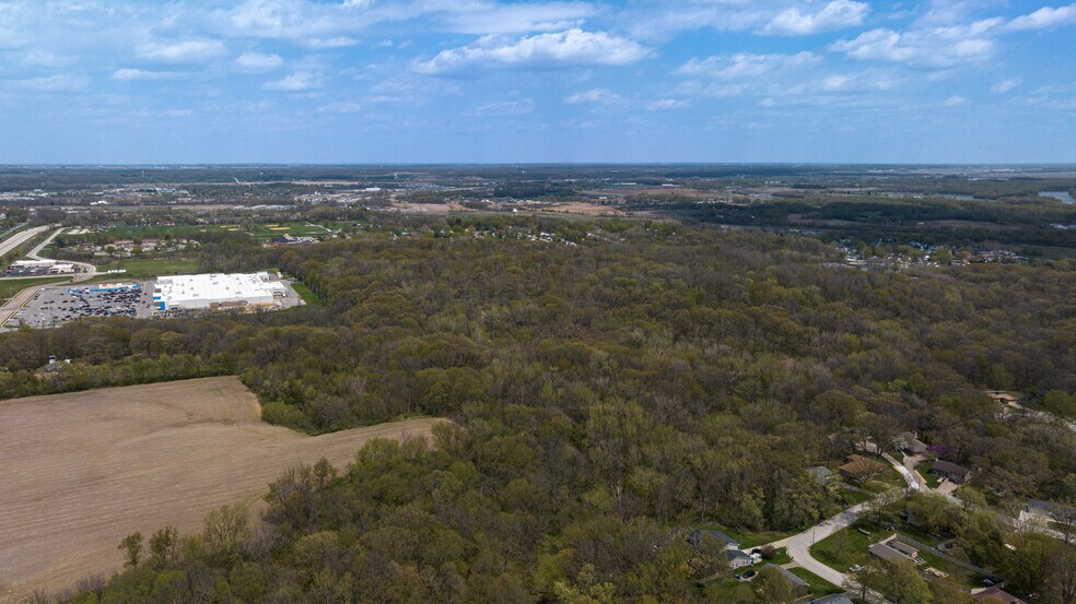 John Deere Rd, Carbon Cliff, IL for sale - Primary Photo - Image 1 of 1