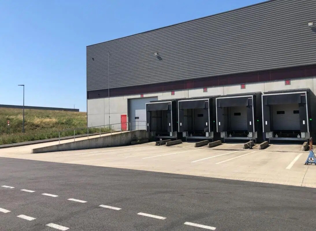 Industrial in Mer for lease Building Photo- Image 1 of 15
