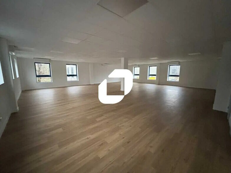 10 Quai De La Borde, Ris-Orangis for lease - Interior Photo - Image 1 of 33