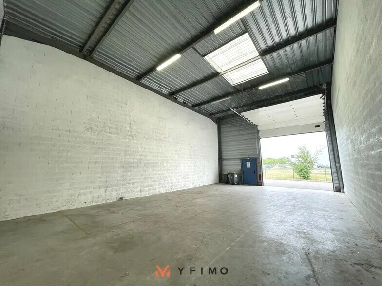 Flex in Aubergenville for sale - Interior Photo - Image 2 of 7