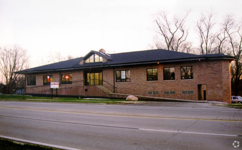 4949 Euclid Ave, Palatine, IL for lease - Building Photo - Image 3 of 25