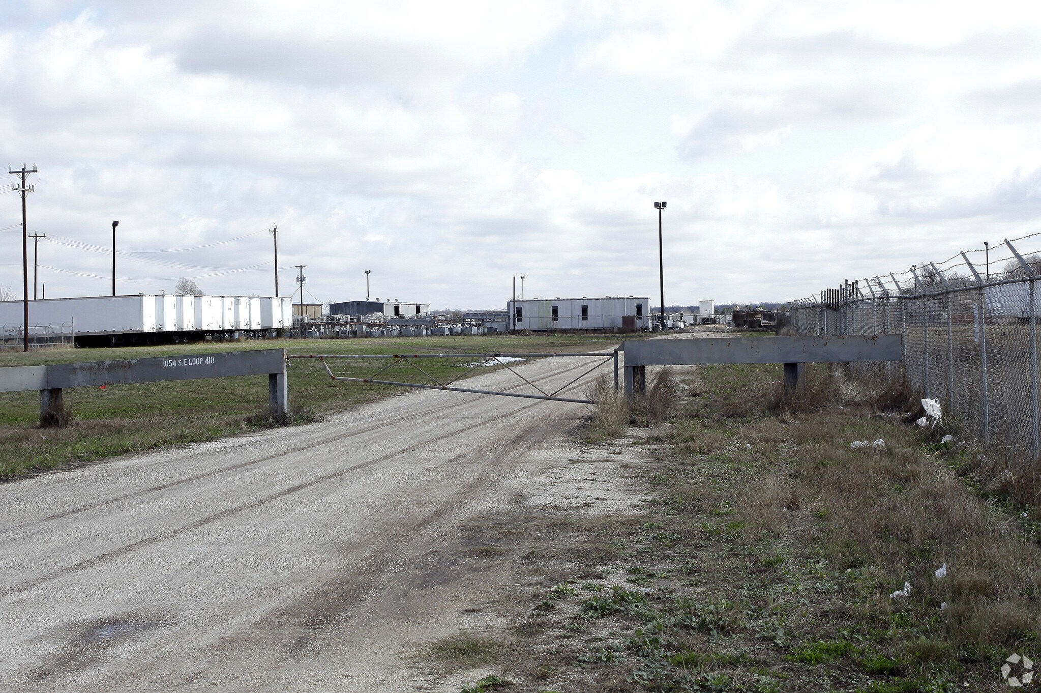 1054 SE Loop 410, San Antonio, TX for sale Primary Photo- Image 1 of 1