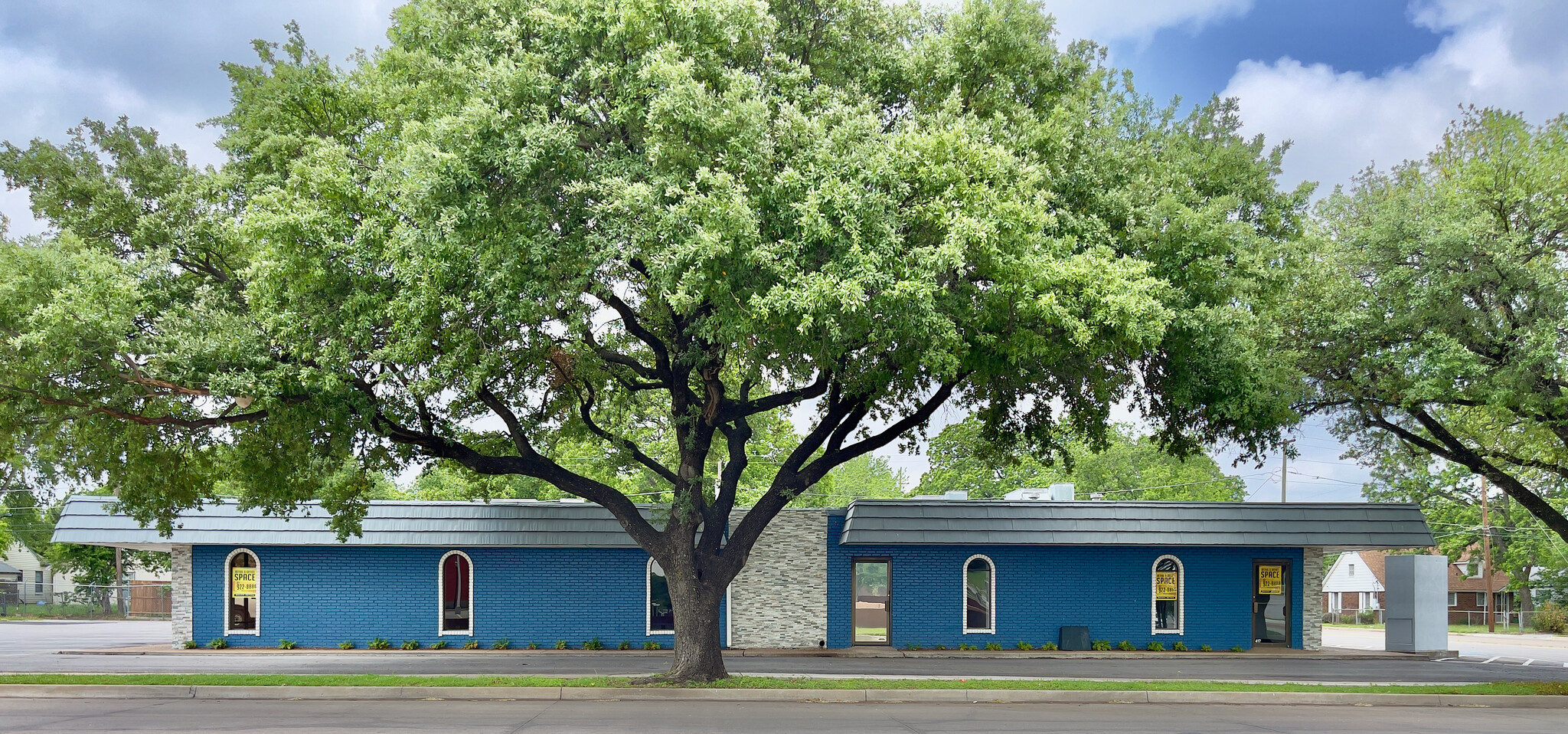 415 E Bolt St, Fort Worth, TX for lease Building Photo- Image 1 of 6