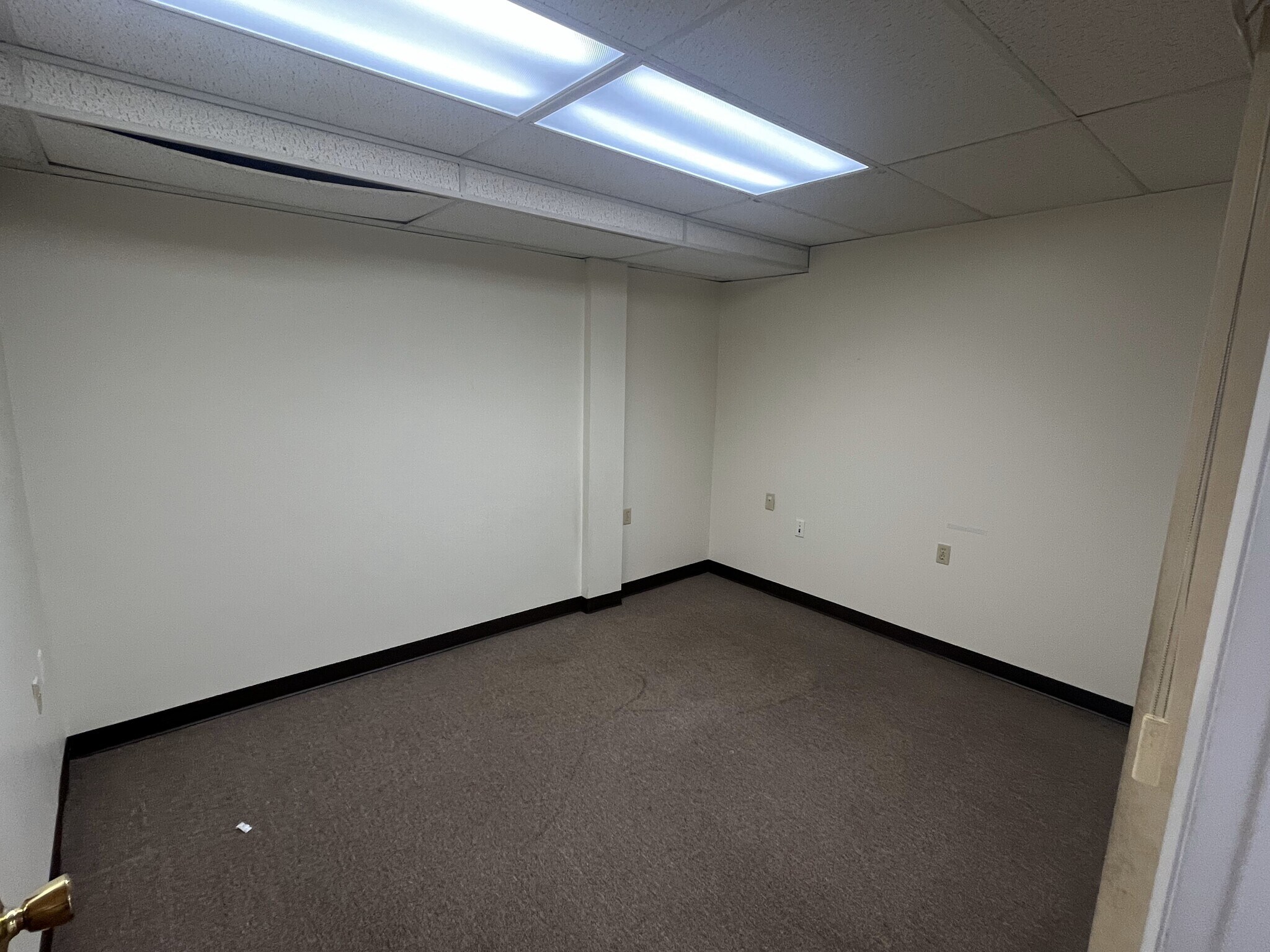 370 Boston Post Rd, Orange, CT for lease Building Photo- Image 1 of 3