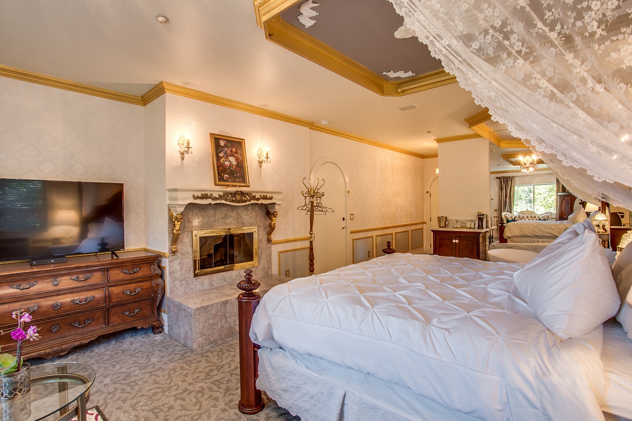 315 Commercial St, Leavenworth, WA 98826 Storybook Riverside Inn