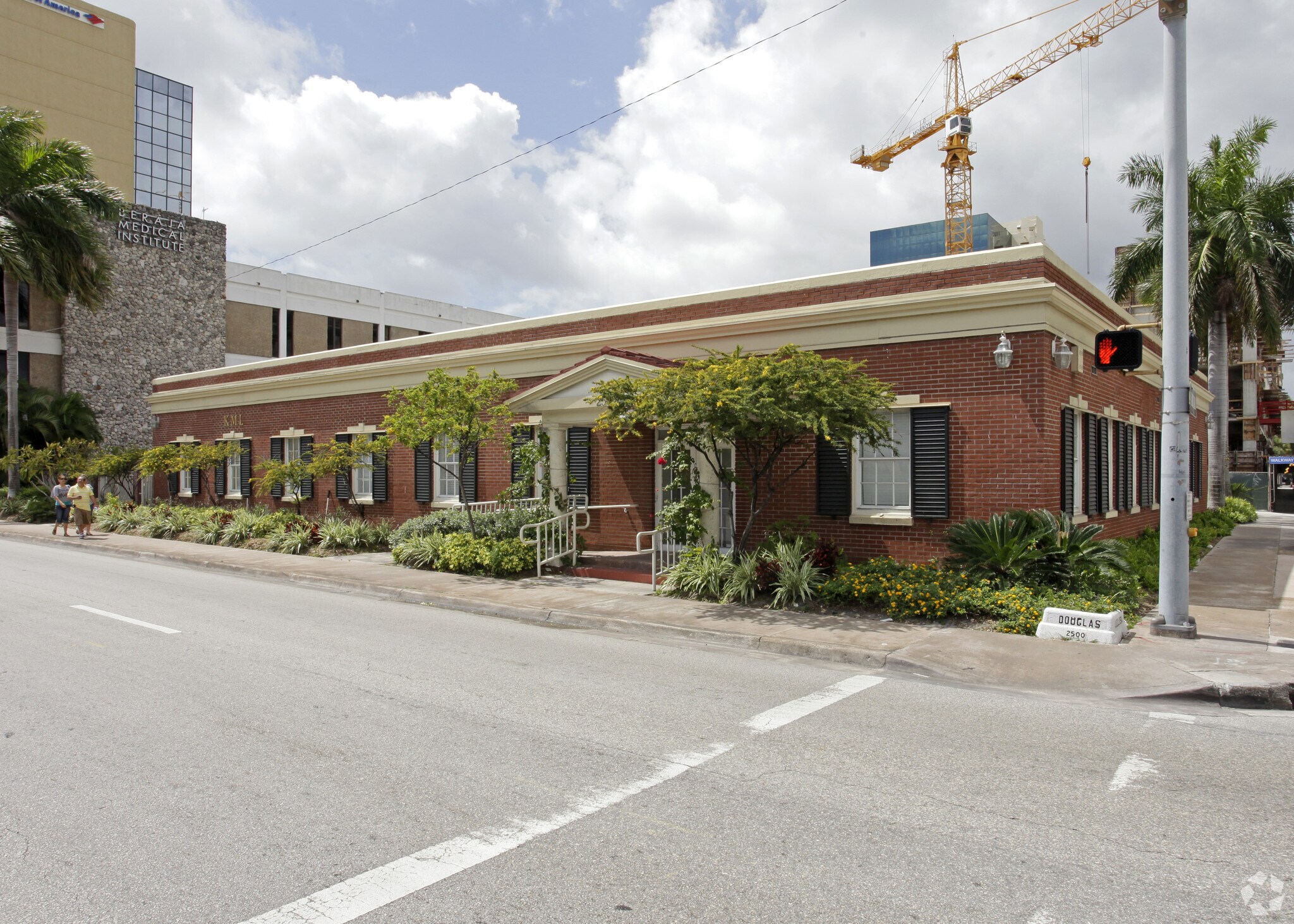 2500 Douglas Rd, Coral Gables, FL for sale Primary Photo- Image 1 of 1