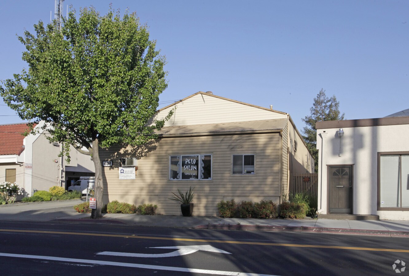 651 University Ave, Los Gatos, CA 95032