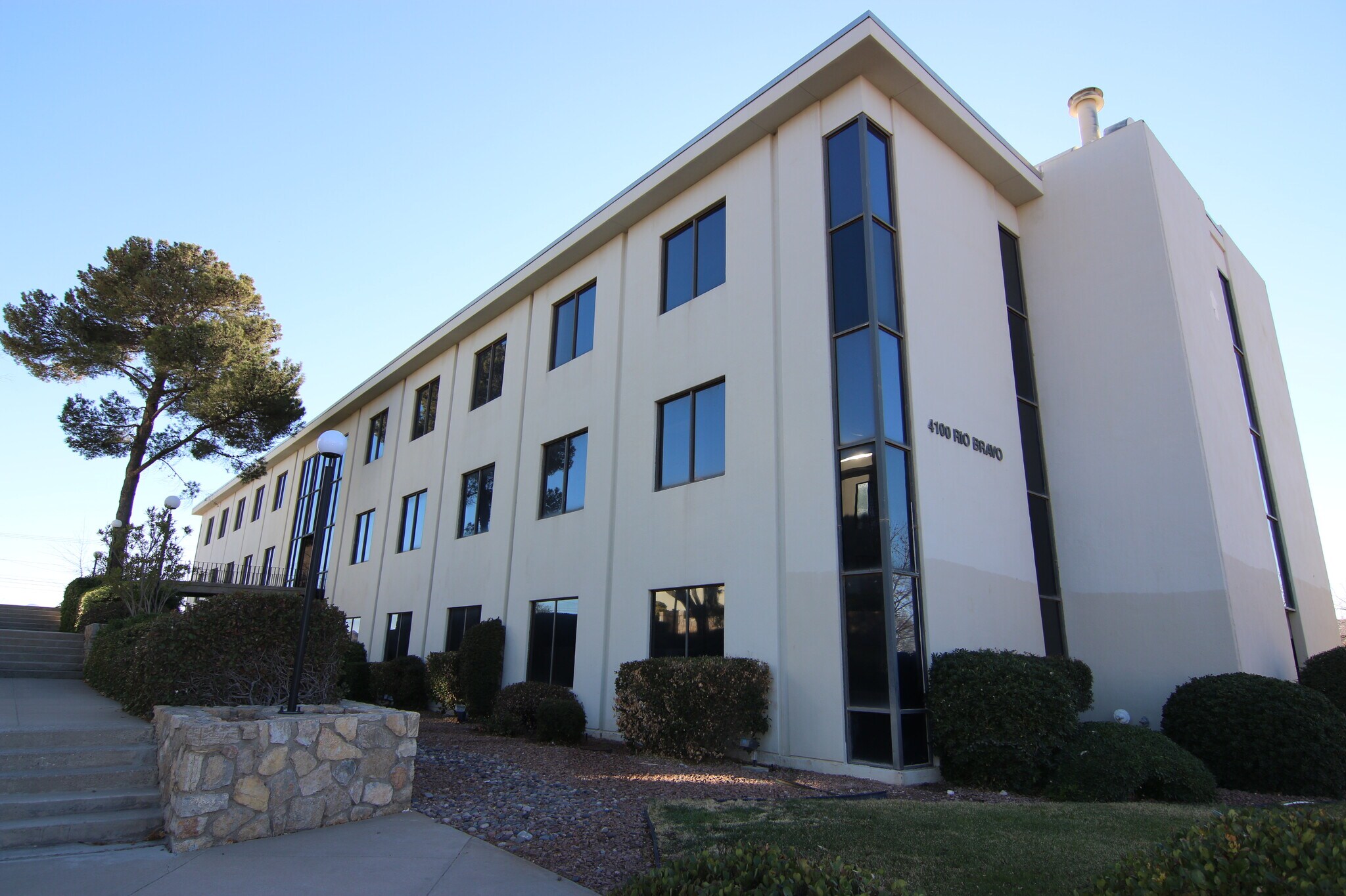 4100 Rio Bravo Dr, El Paso, TX for lease Building Photo- Image 1 of 9