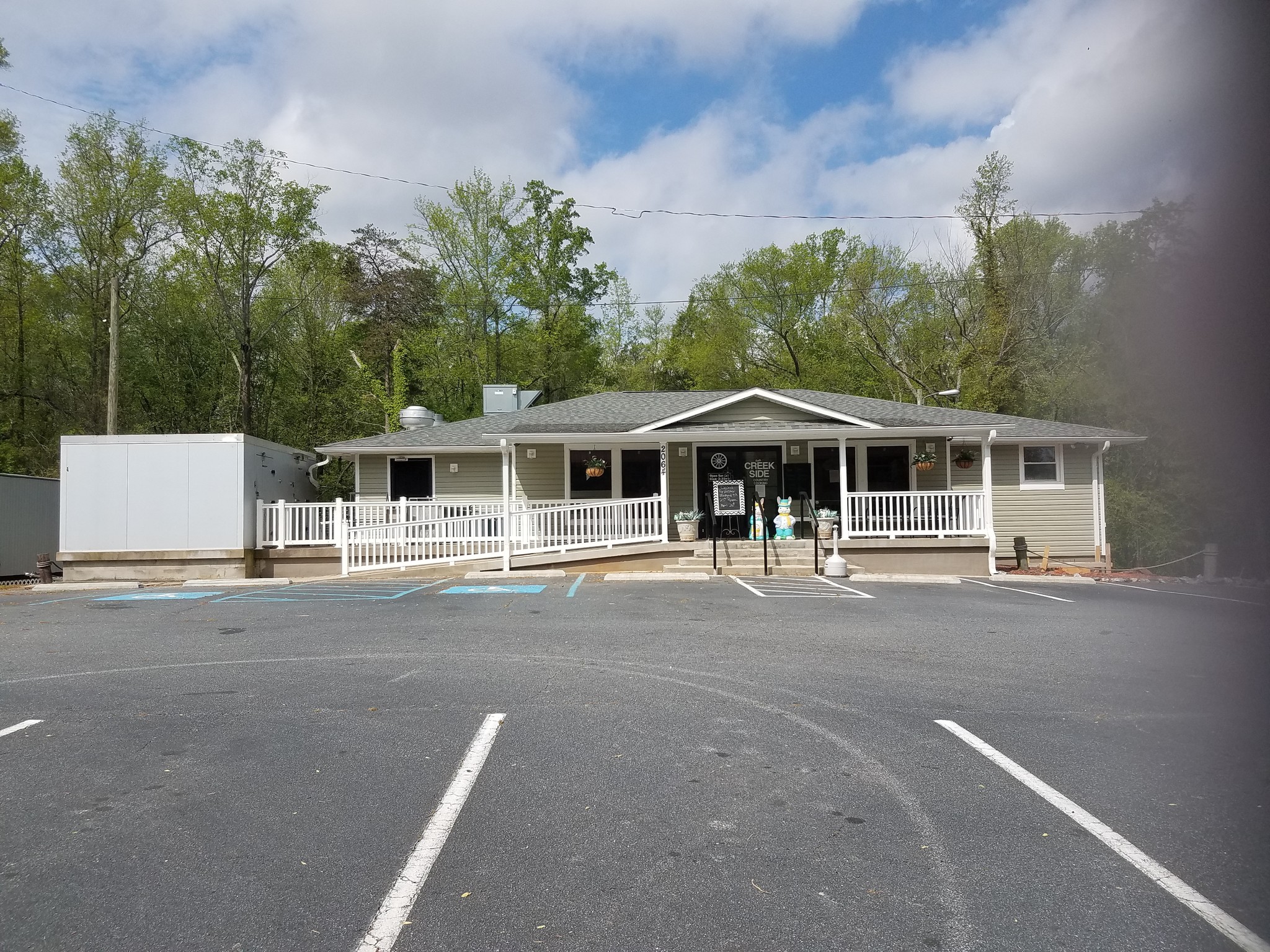 2064 Oakland Rd, Forest City, NC for sale Primary Photo- Image 1 of 1