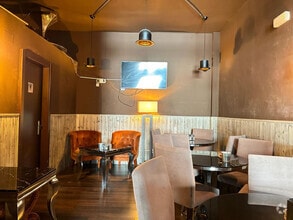 Retail in Madrid, Madrid for lease Interior Photo- Image 2 of 3