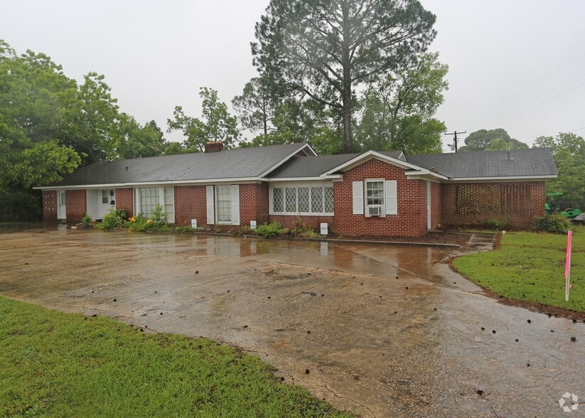 1311 Gilmer Ave, Tallassee, AL 36078