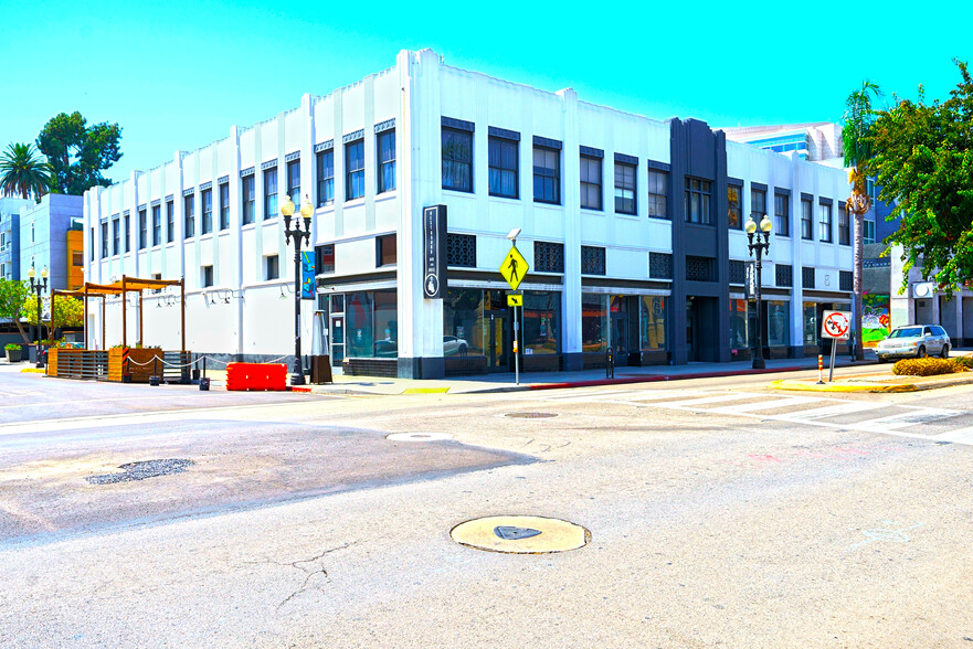 200-208 N Broadway, Santa Ana, CA for lease - Building Photo - Image 1 of 17