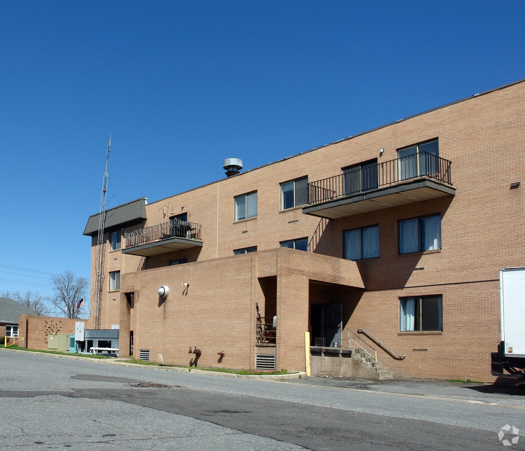 716 Ritchie Rd, Capitol Heights, MD 20743