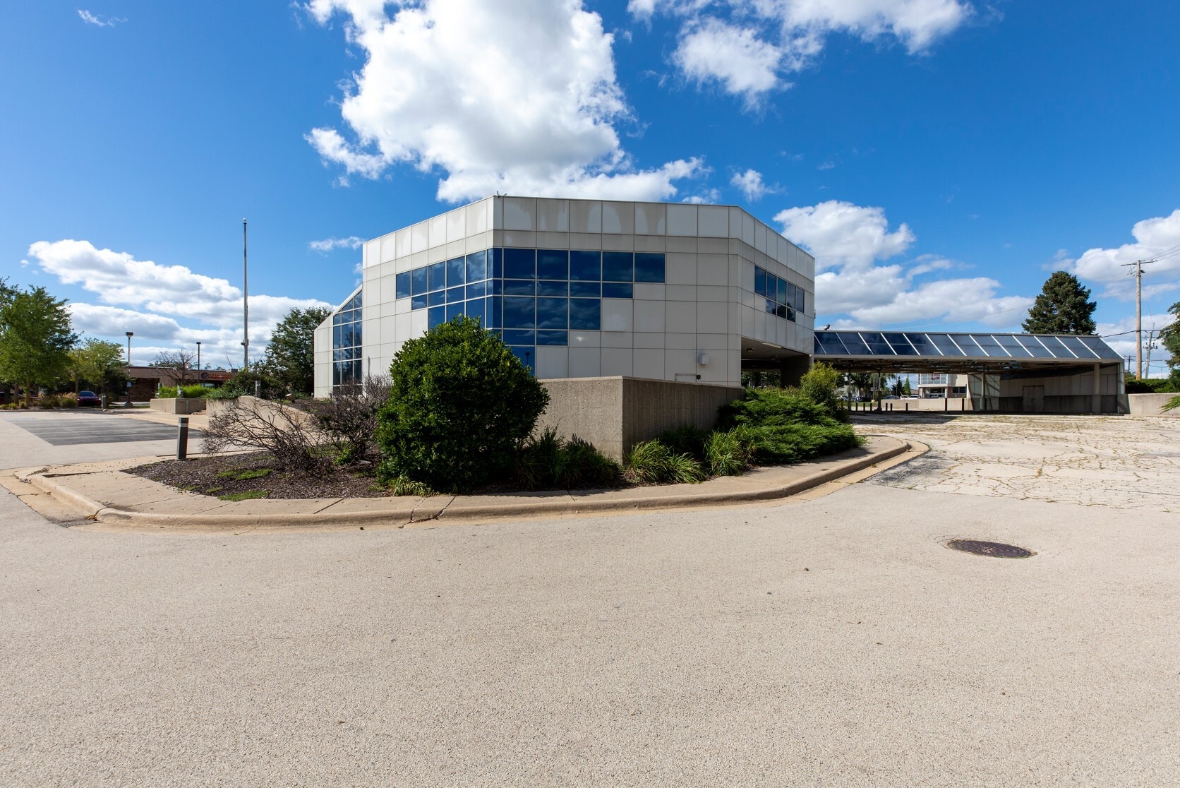 4425 Harrison Ave, Rockford, IL for lease Interior Photo- Image 1 of 3