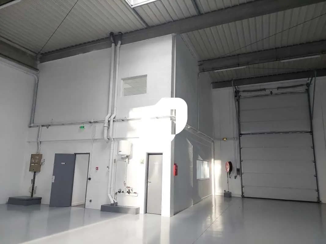 6-8 Rue Marie Curie, Coignières for lease Building Photo- Image 1 of 11