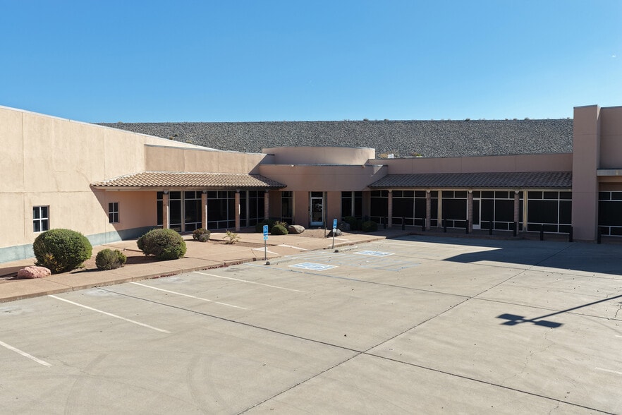 1140 Commerce Dr, Las Cruces, NM for lease - Building Photo - Image 1 of 16
