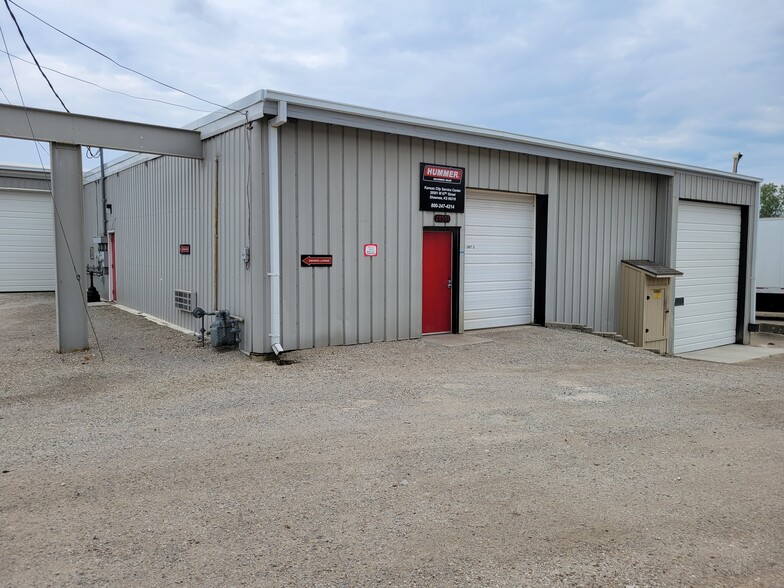 20501 W 67th St, Shawnee, KS for lease - Building Photo - Image 2 of 9