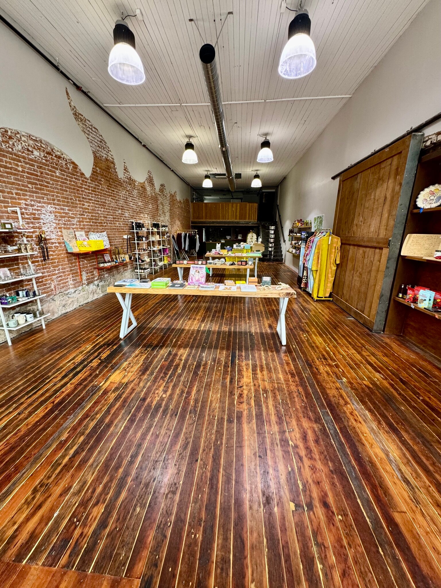 226-228 Petaluma Blvd N, Petaluma, CA for lease Interior Photo- Image 1 of 6