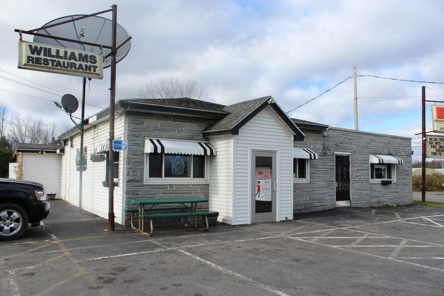 7275 Minoa Bridgeport Rd, East Syracuse, NY 13057
