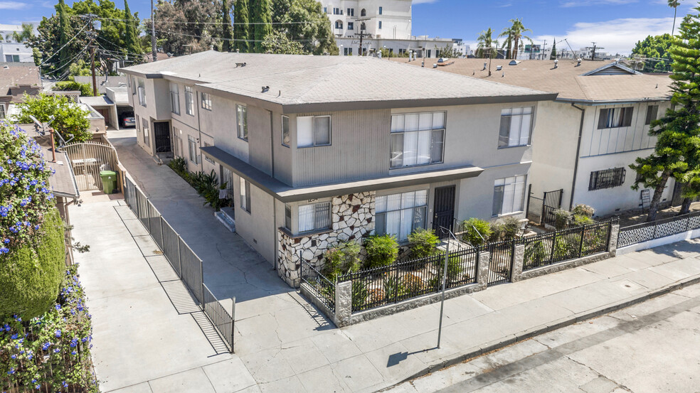 1252 N Mansfield Ave, Los Angeles, CA for sale - Building Photo - Image 2 of 21