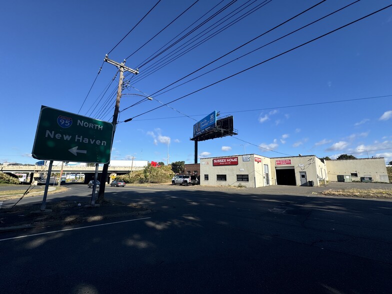 669 First Ave, West Haven, CT for lease - Building Photo - Image 1 of 4