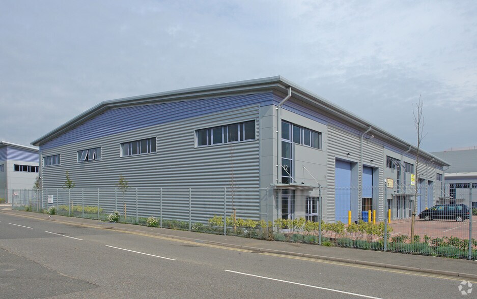 Avro Way, Weybridge, SRY KT13 0YR