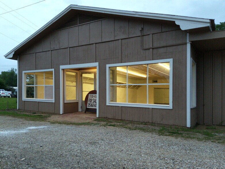 1948 Tenaha St, Center, TX for lease - Building Photo - Image 2 of 17