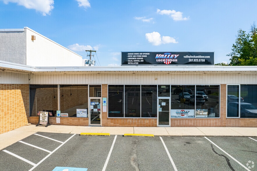 22 E 4th St, East Greenville, PA for lease - Building Photo - Image 3 of 5