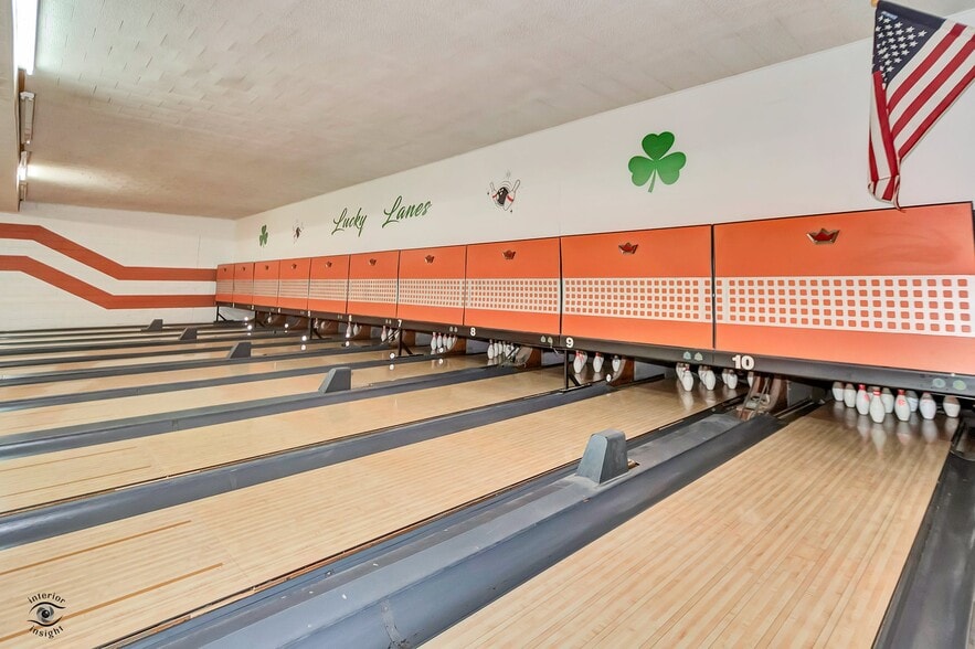 405 NW Greely Ave, Iroquois, IL for sale - Building Photo - Image 3 of 26