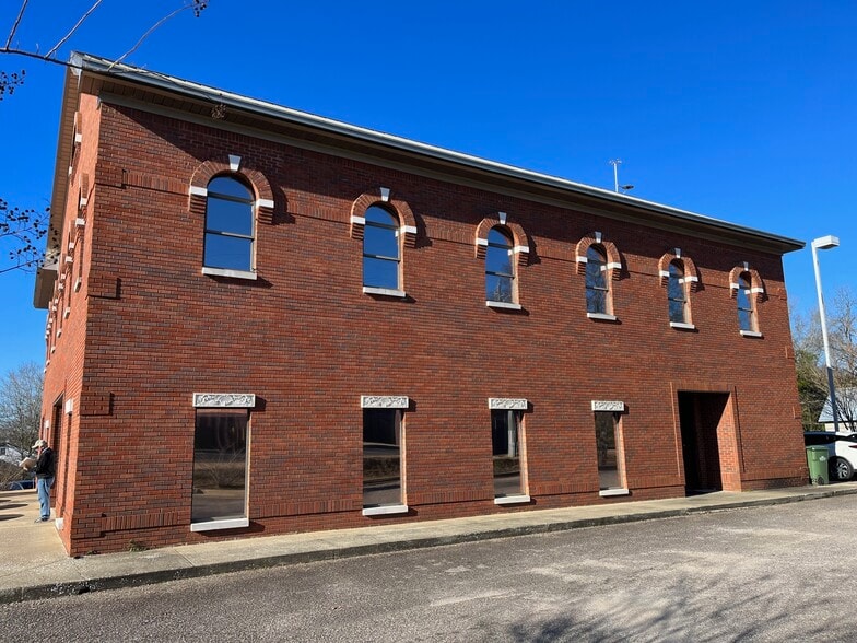 28 Veterans Memorial Pky, Lanett, AL for lease - Building Photo - Image 2 of 12