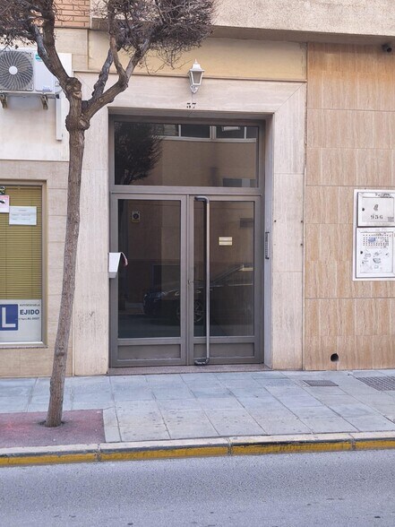 Retail in El Ejido, Almería for lease - Building Photo - Image 2 of 3